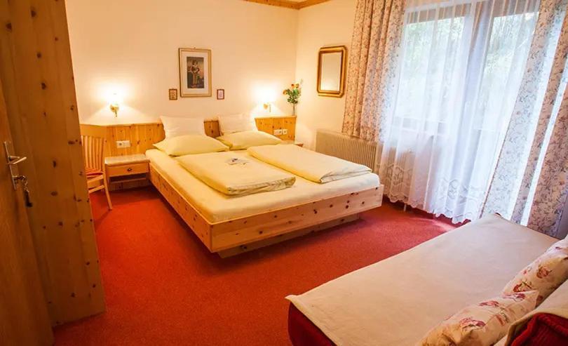 Haus Petersmann Hotel Ramsau am Dachstein Exterior photo